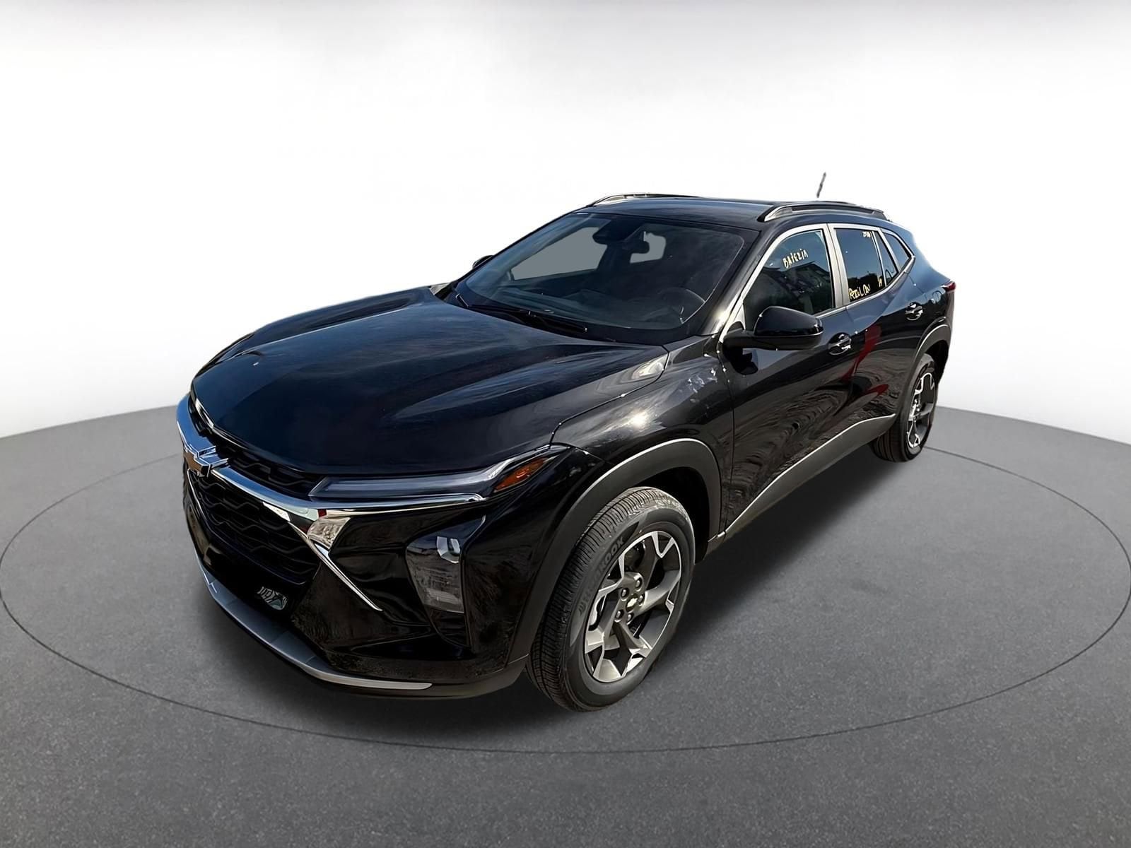 Thumbnail: 2025 Chevrolet Trax - 3