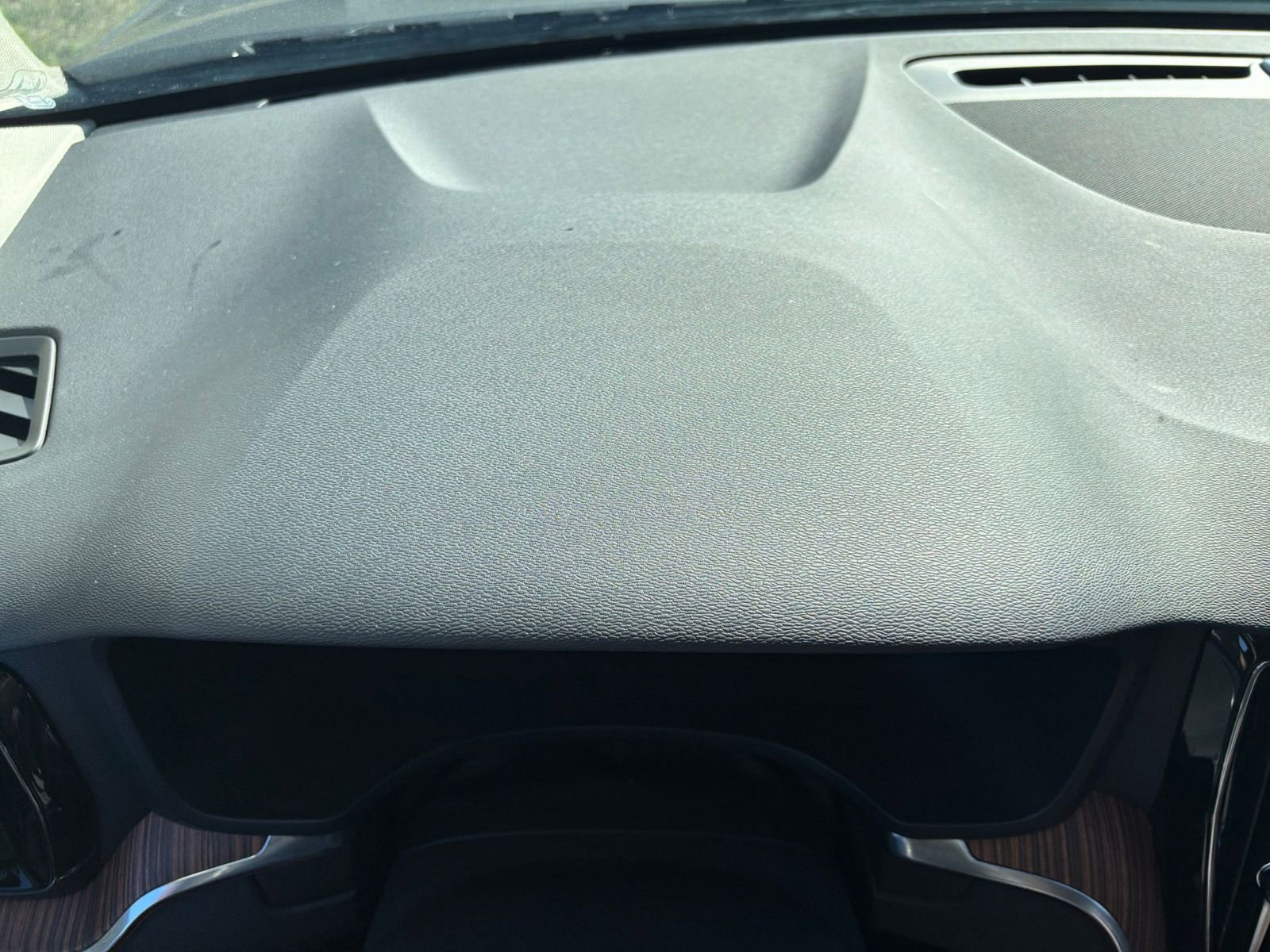 Thumbnail: 2025 Volvo S60 - 34