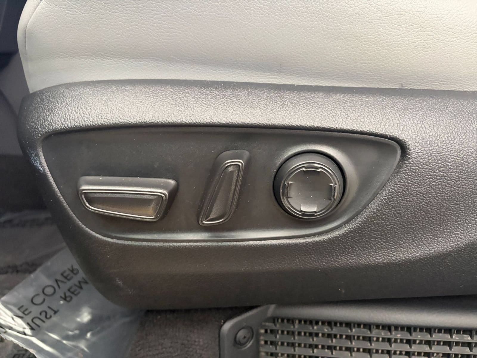 Thumbnail: 2024 Toyota Sienna - 21