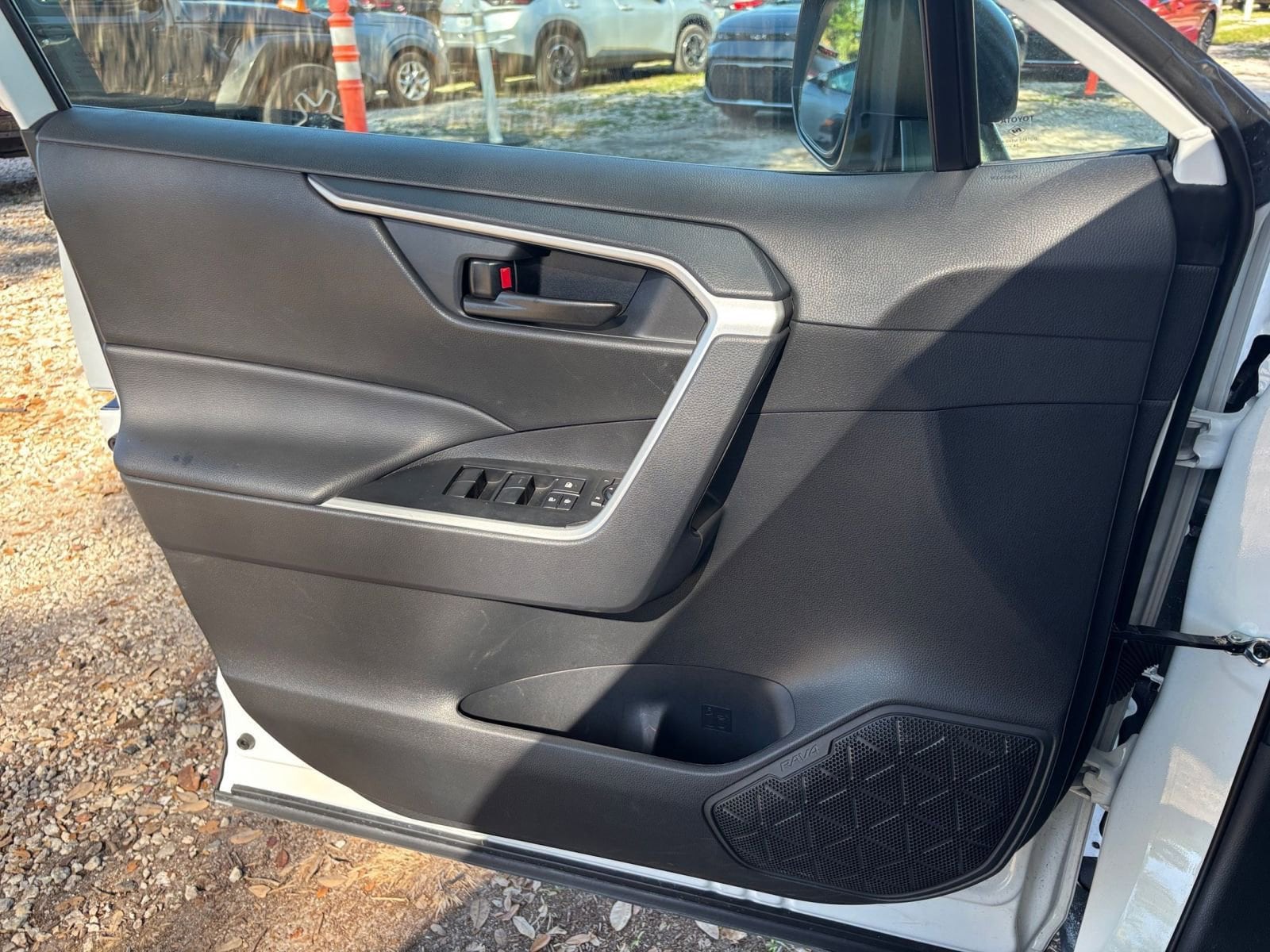 Thumbnail: 2025 Toyota RAV4 - 18