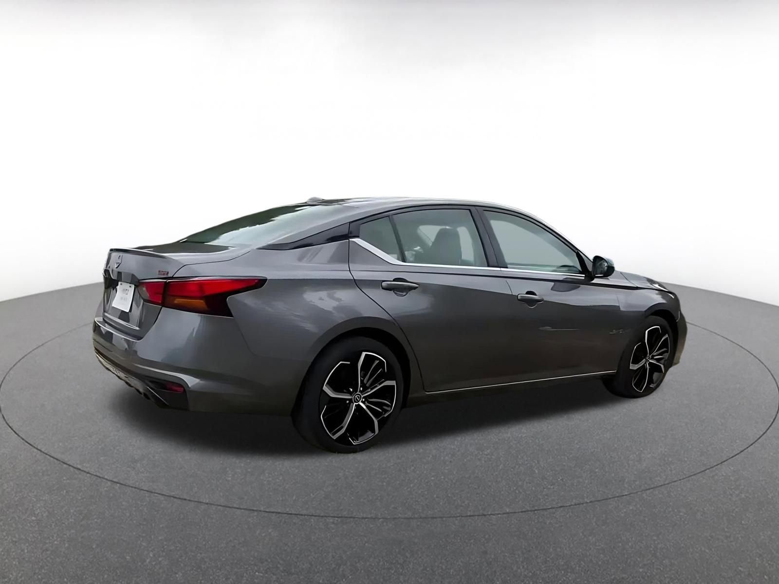 Thumbnail: 2025 Nissan Altima - 17