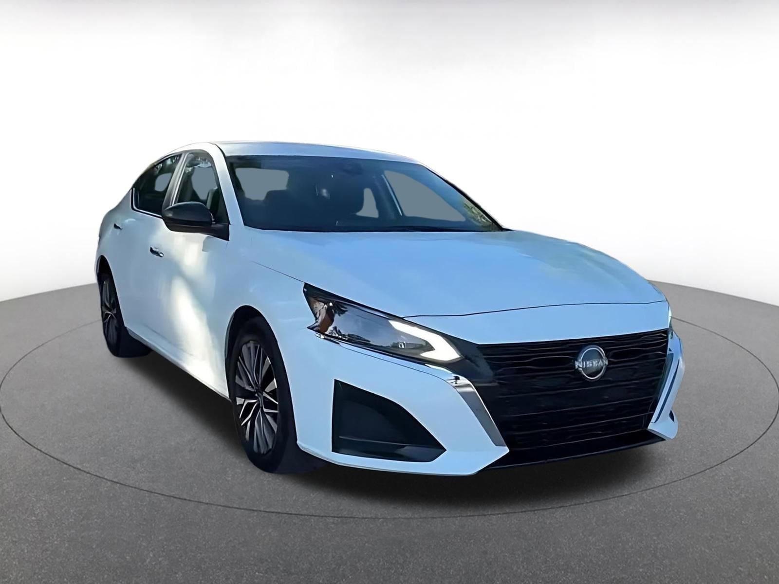 Thumbnail: 2025 Nissan Altima - 2