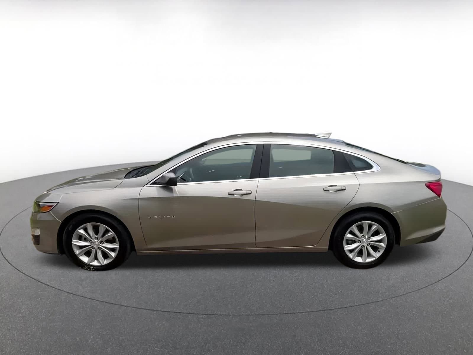 Thumbnail: 2024 Chevrolet Malibu - 9
