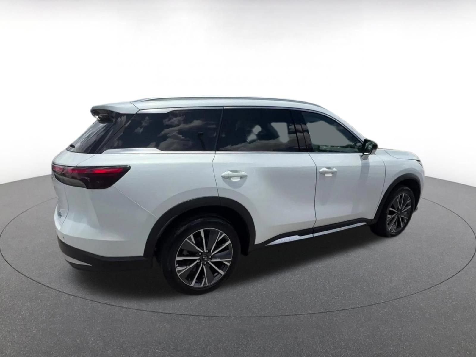 Thumbnail: 2026 INFINITI QX60 - 15