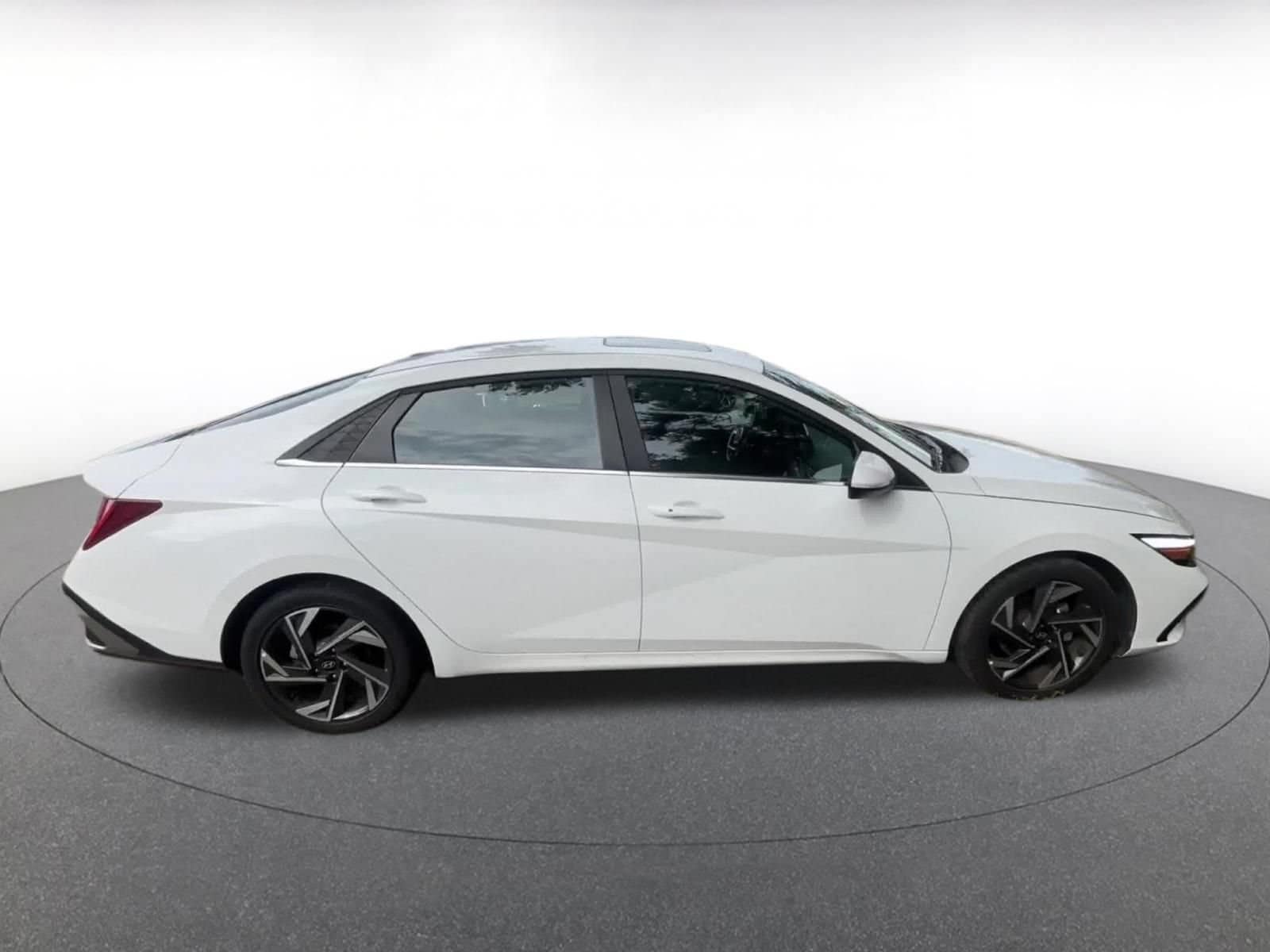 Thumbnail: 2025 Hyundai Elantra - 13