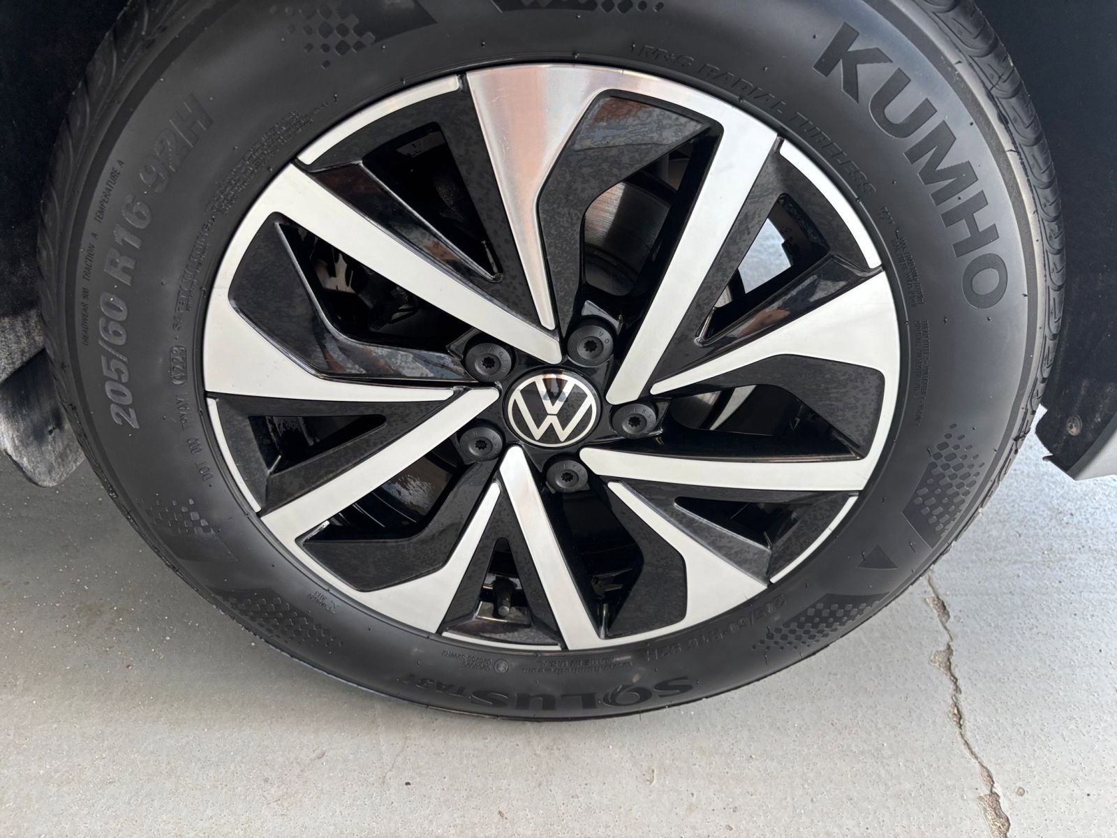 Thumbnail: 2024 Volkswagen Jetta - 24