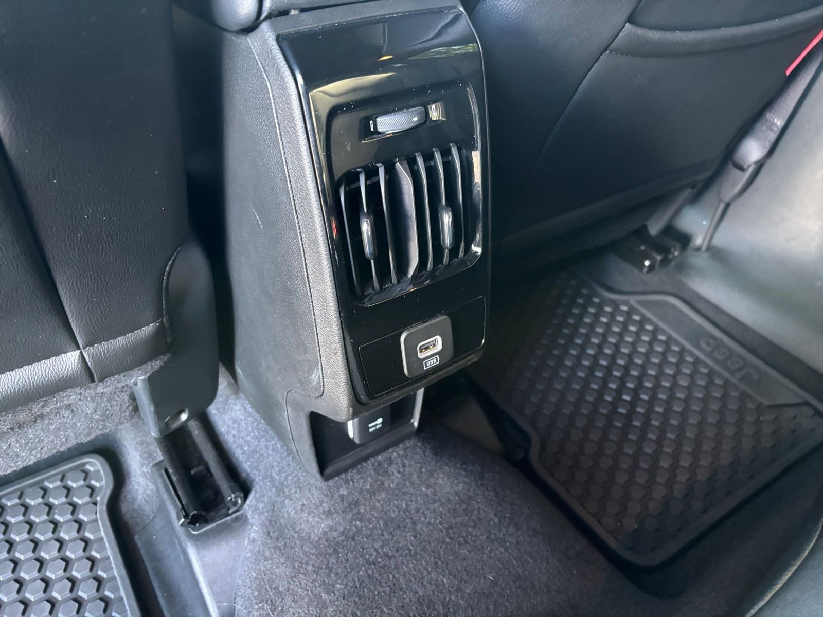 Thumbnail: 2025 Jeep Compass - 24