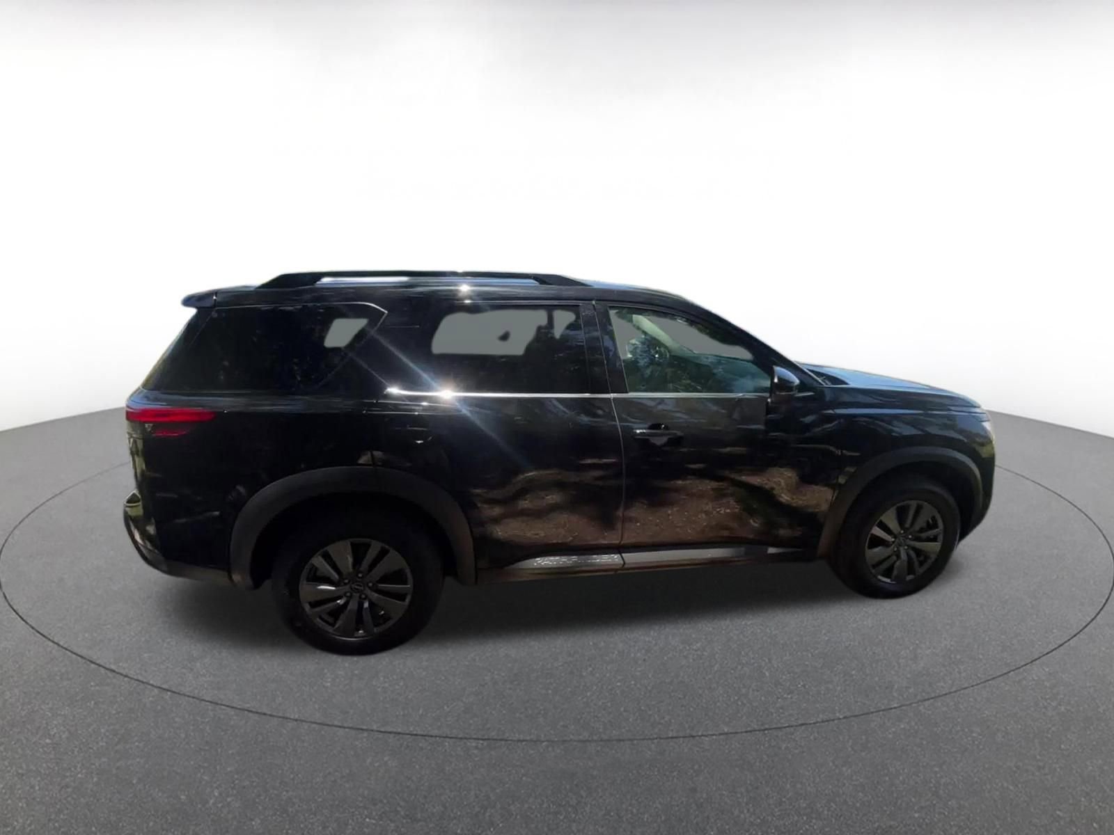 Thumbnail: 2025 Nissan Pathfinder - 16