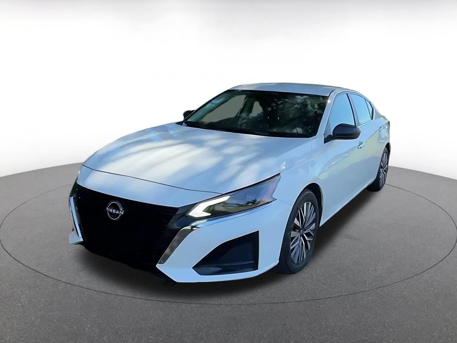 Thumbnail: 2025 Nissan Altima - 6