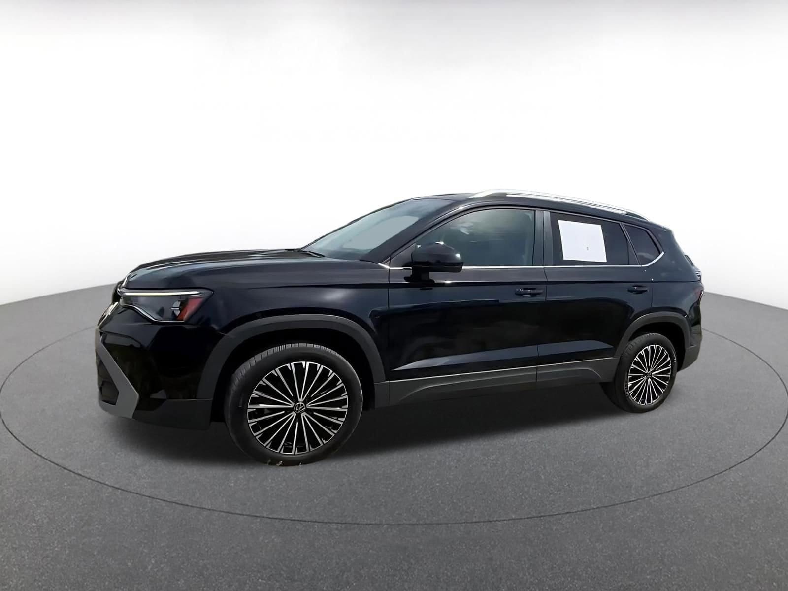 Thumbnail: 2025 Volkswagen Taos - 8