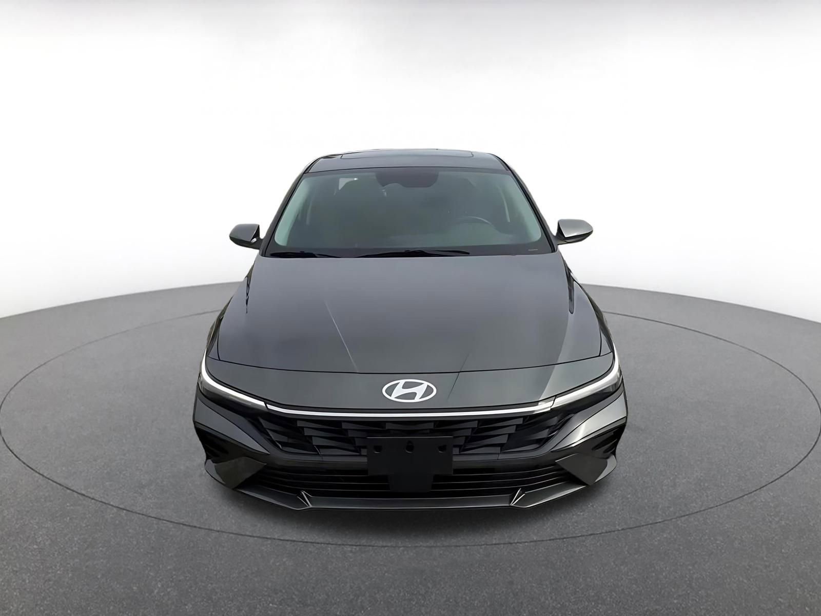 Thumbnail: 2025 Hyundai Elantra - 4