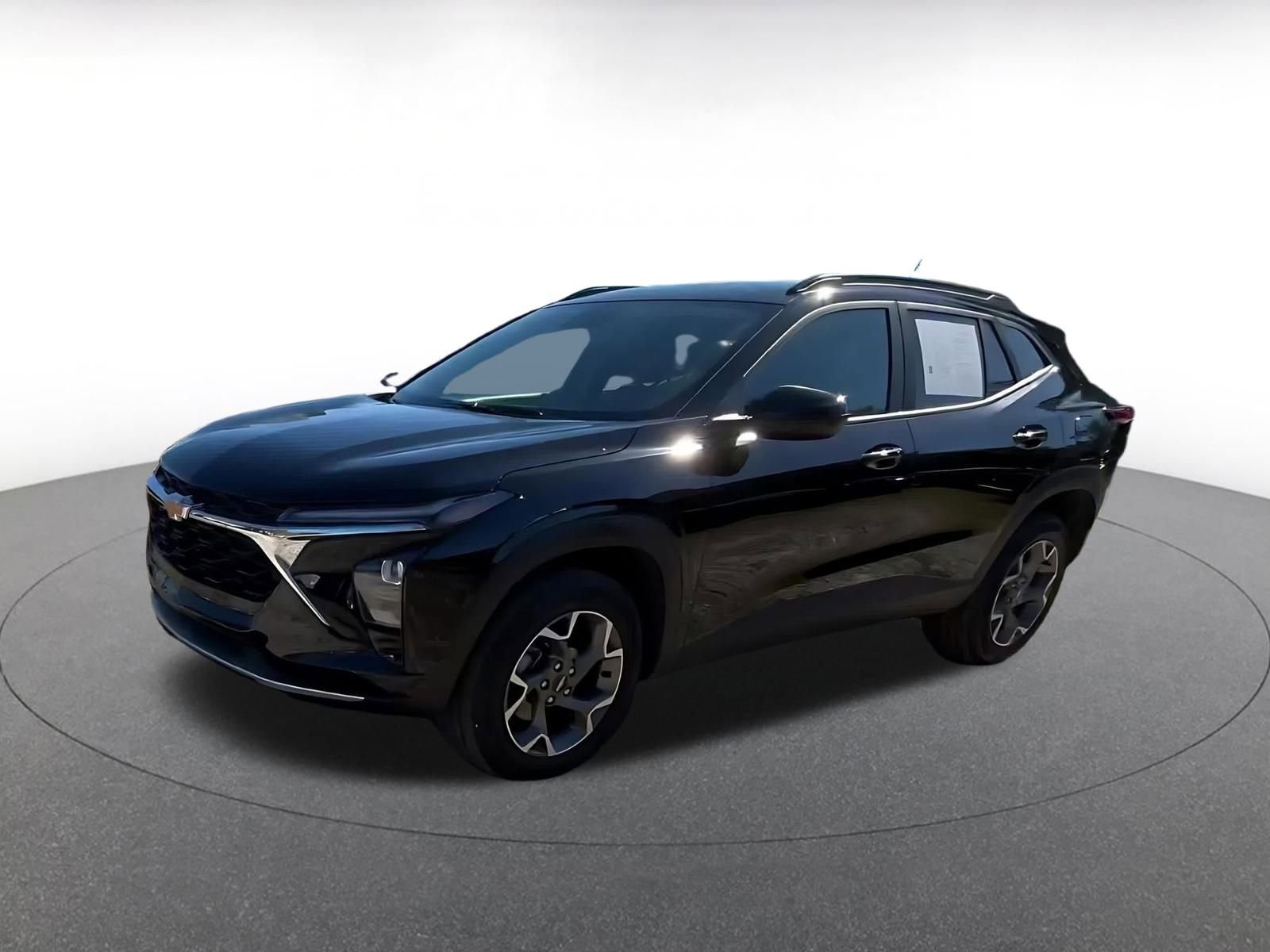 Thumbnail: 2025 Chevrolet Trax - 8