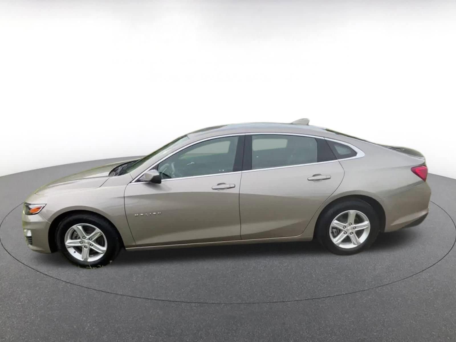 Thumbnail: 2023 Chevrolet Malibu - 9