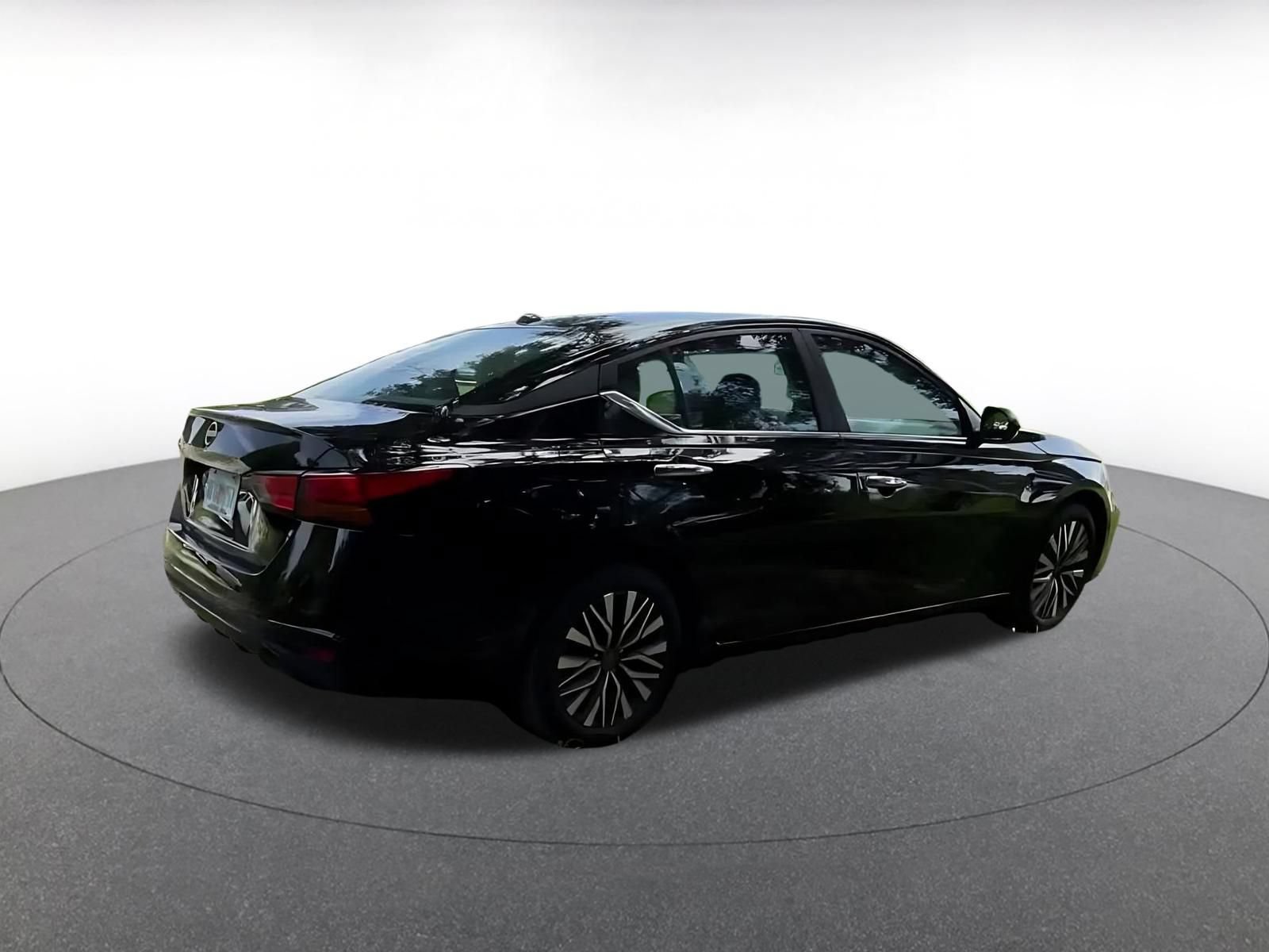 Thumbnail: 2025 Nissan Altima - 12