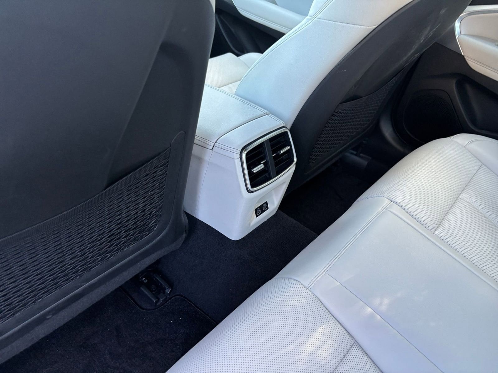 Thumbnail: 2025 Genesis G70 - 25