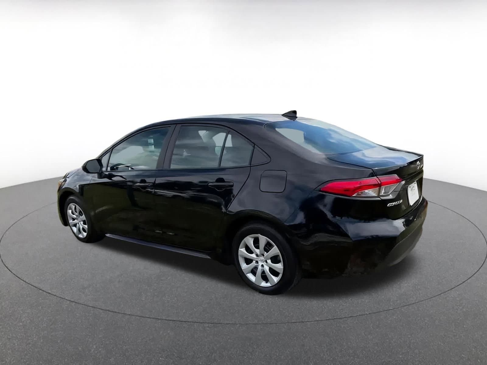 Thumbnail: 2023 Toyota Corolla - 10