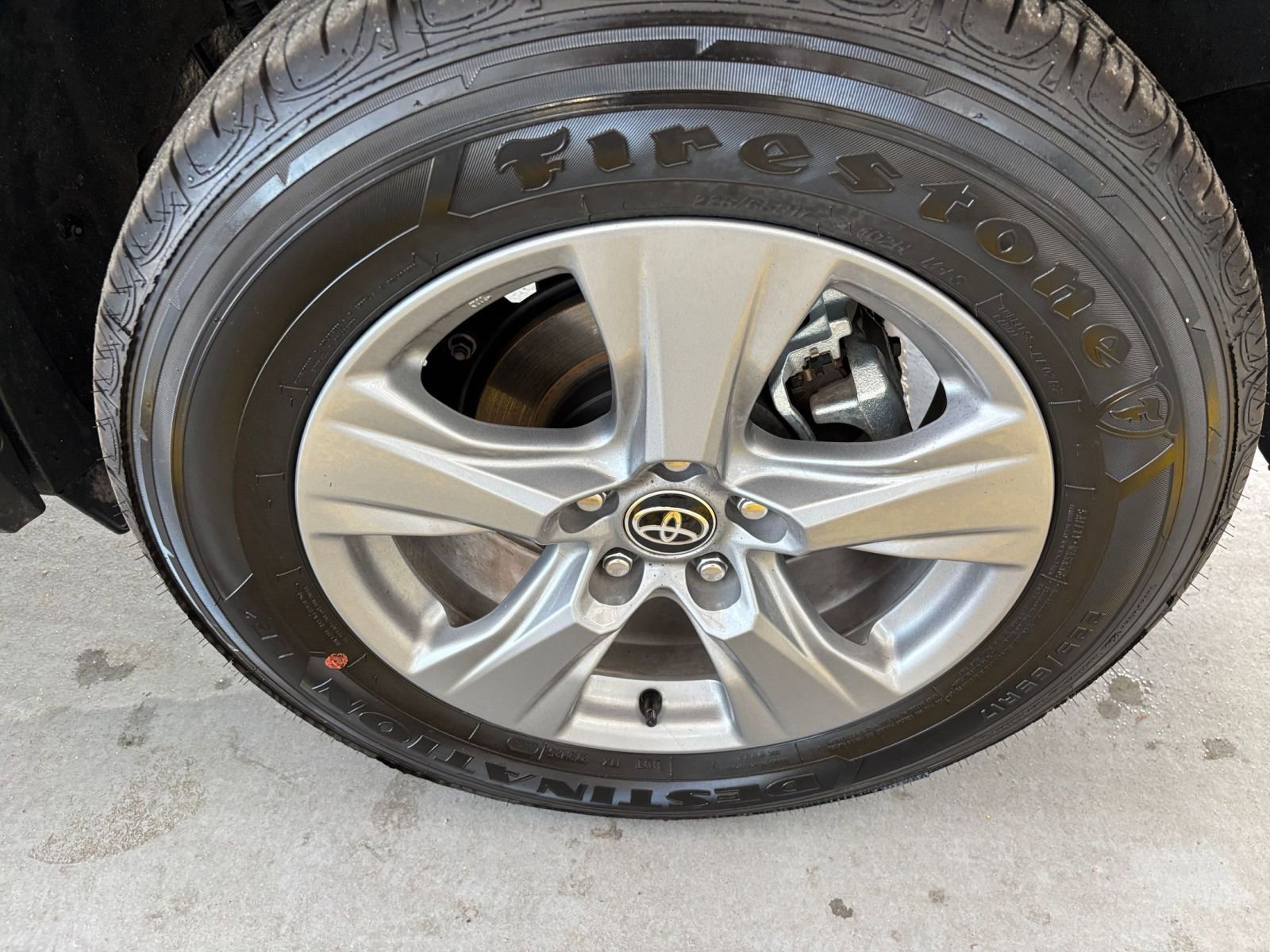 Thumbnail: 2025 Toyota RAV4 - 30