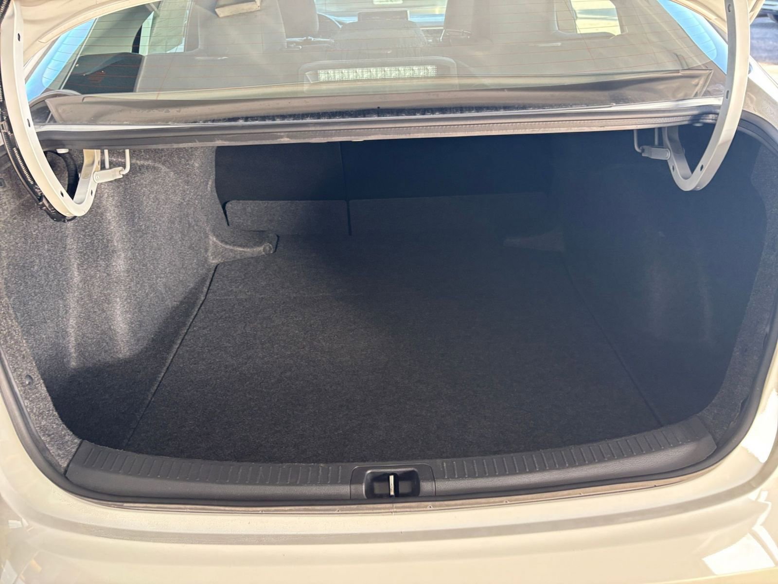 Thumbnail: 2025 Toyota Corolla - 33