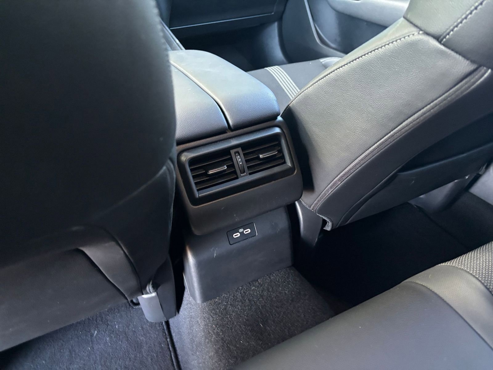 Thumbnail: 2025 Mazda CX-50 - 24