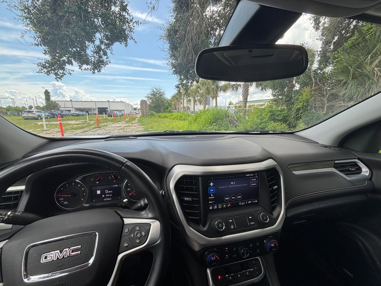 Thumbnail: 2023 GMC Acadia - 28
