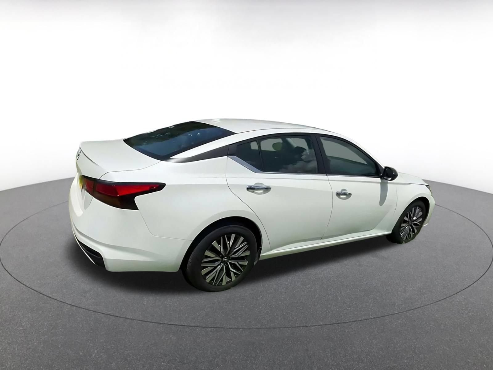 Thumbnail: 2025 Nissan Altima - 15