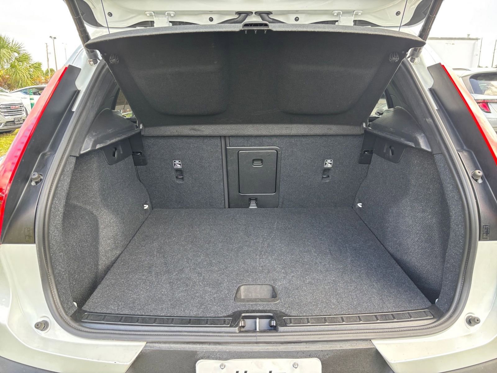 Thumbnail: 2024 Volvo XC40 - 31