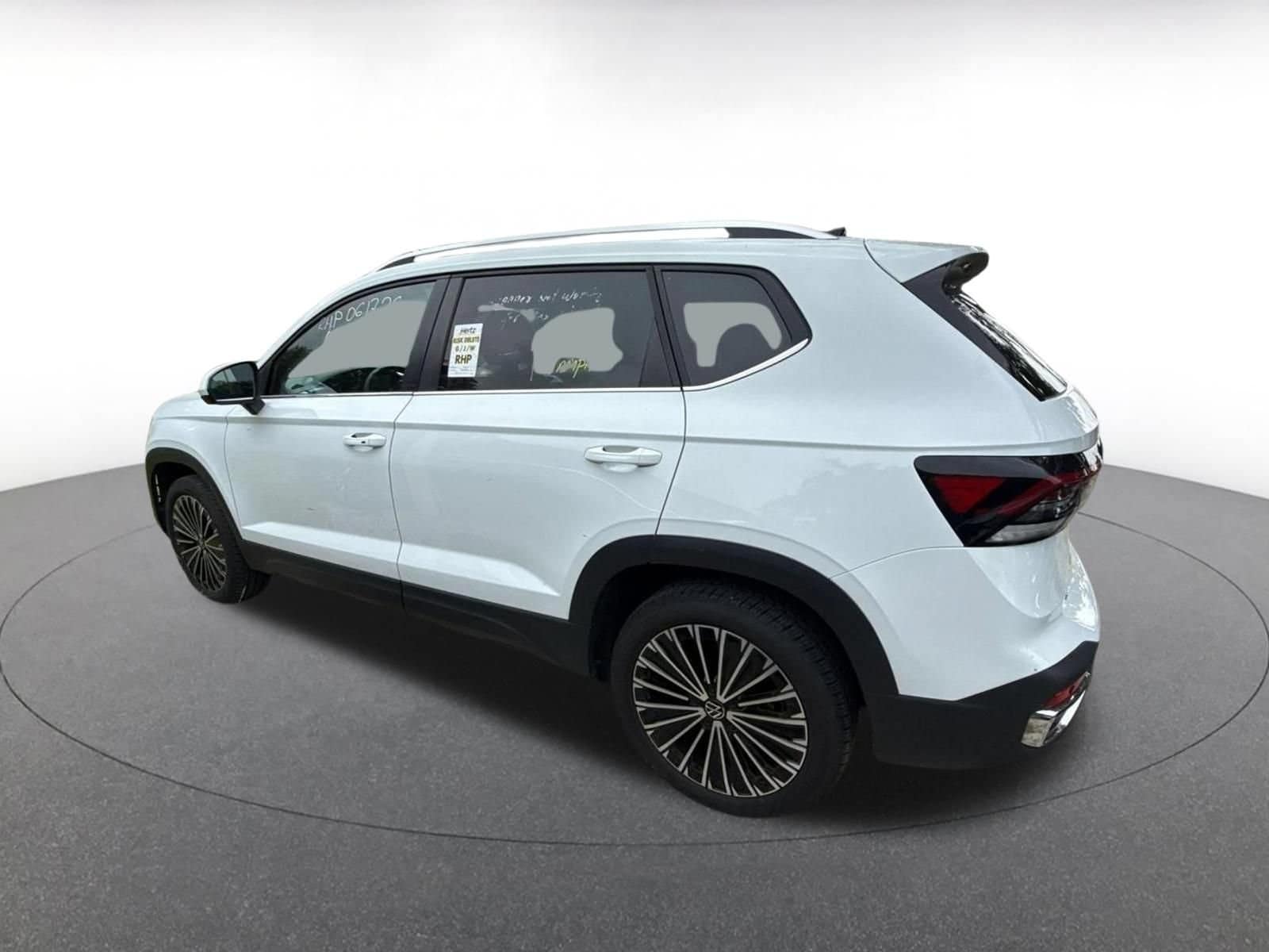 Thumbnail: 2025 Volkswagen Taos - 5