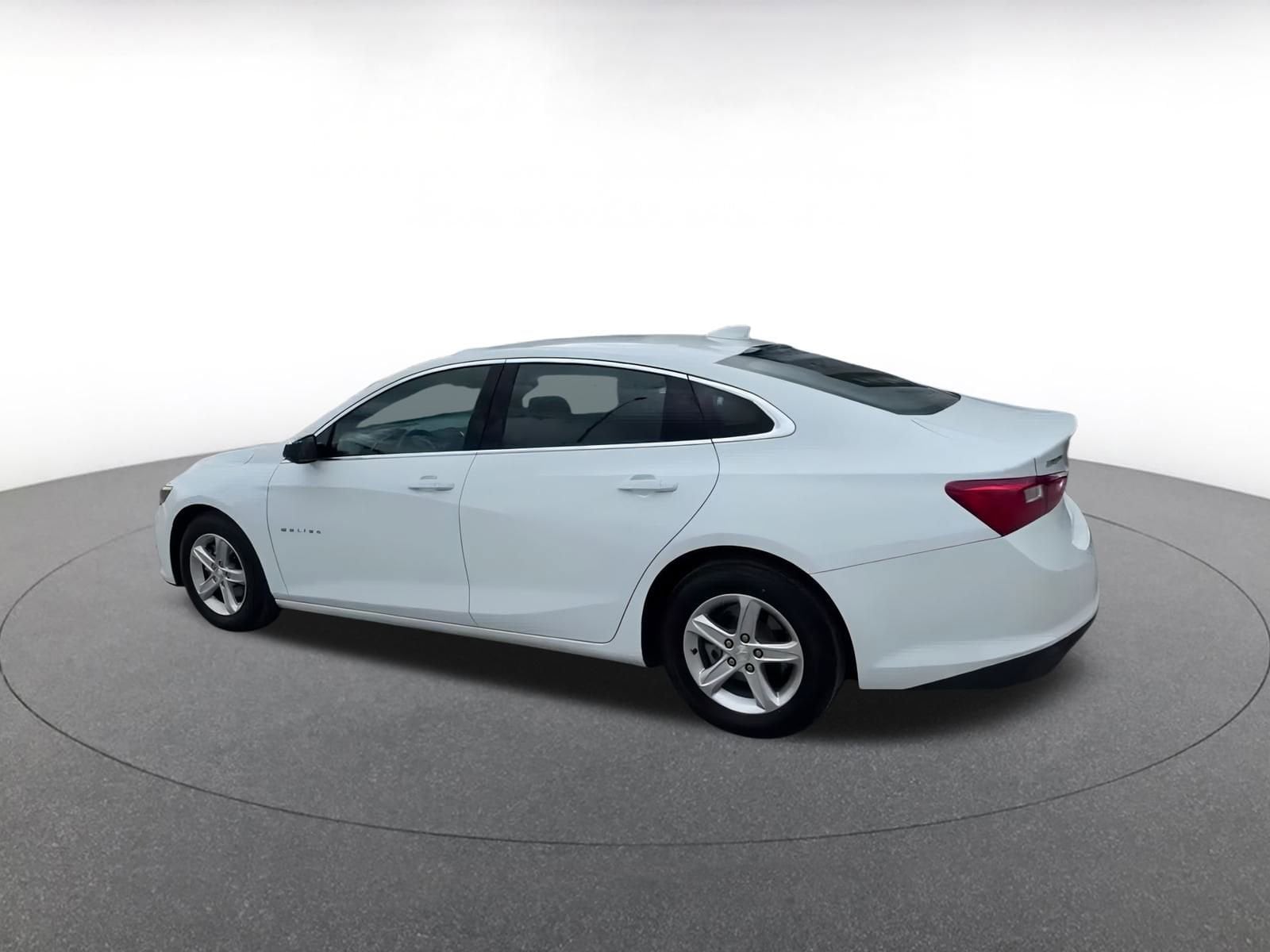 Thumbnail: 2024 Chevrolet Malibu - 10