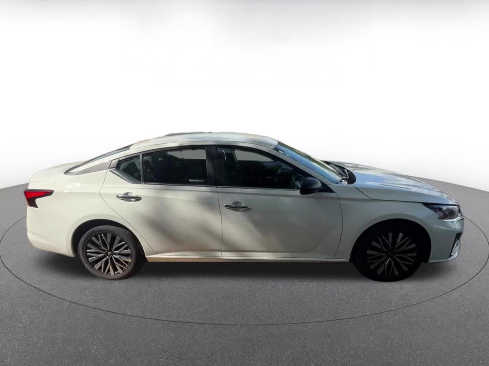 Thumbnail: 2025 Nissan Altima - 16
