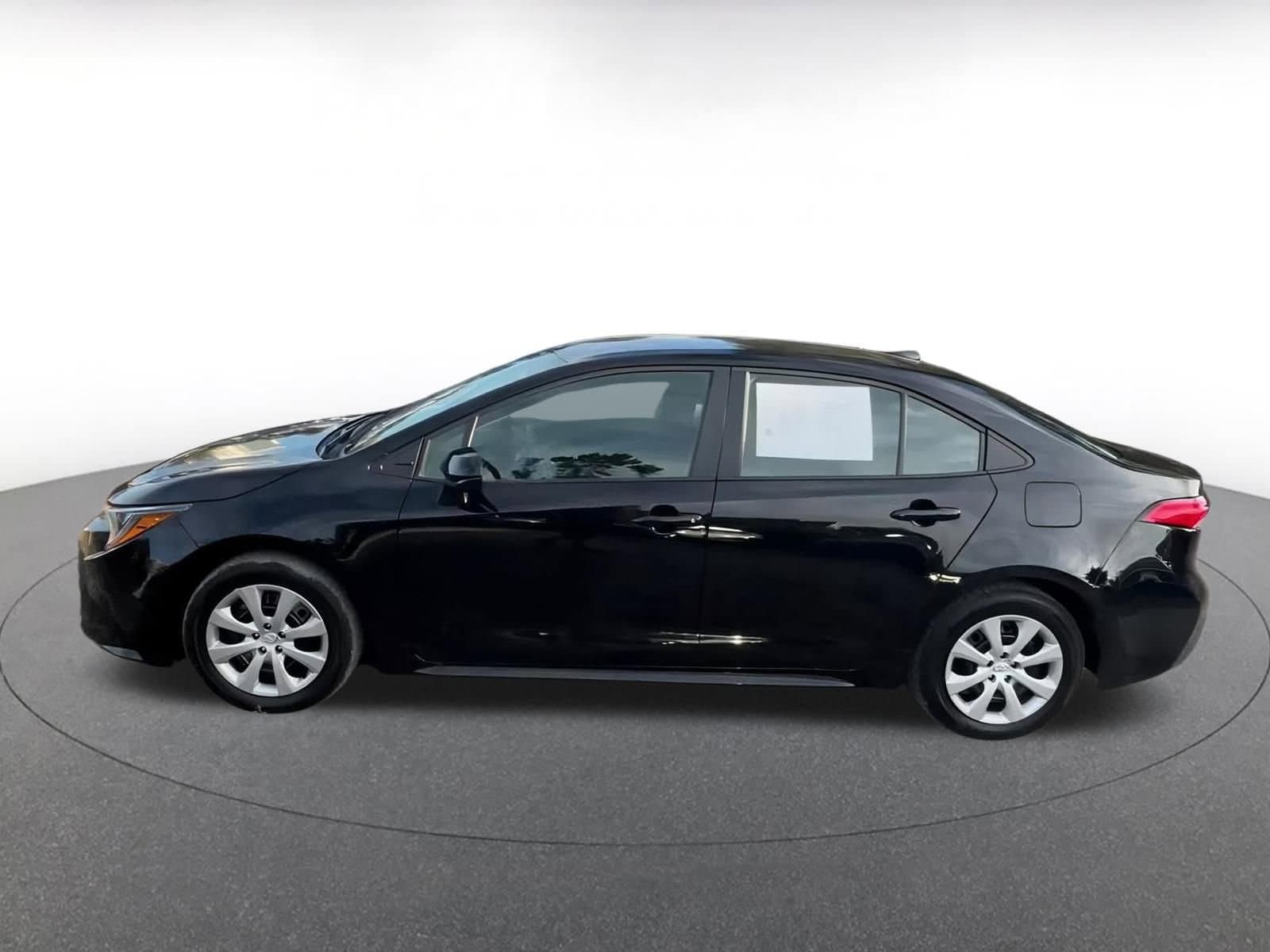 Thumbnail: 2025 Toyota Corolla - 9