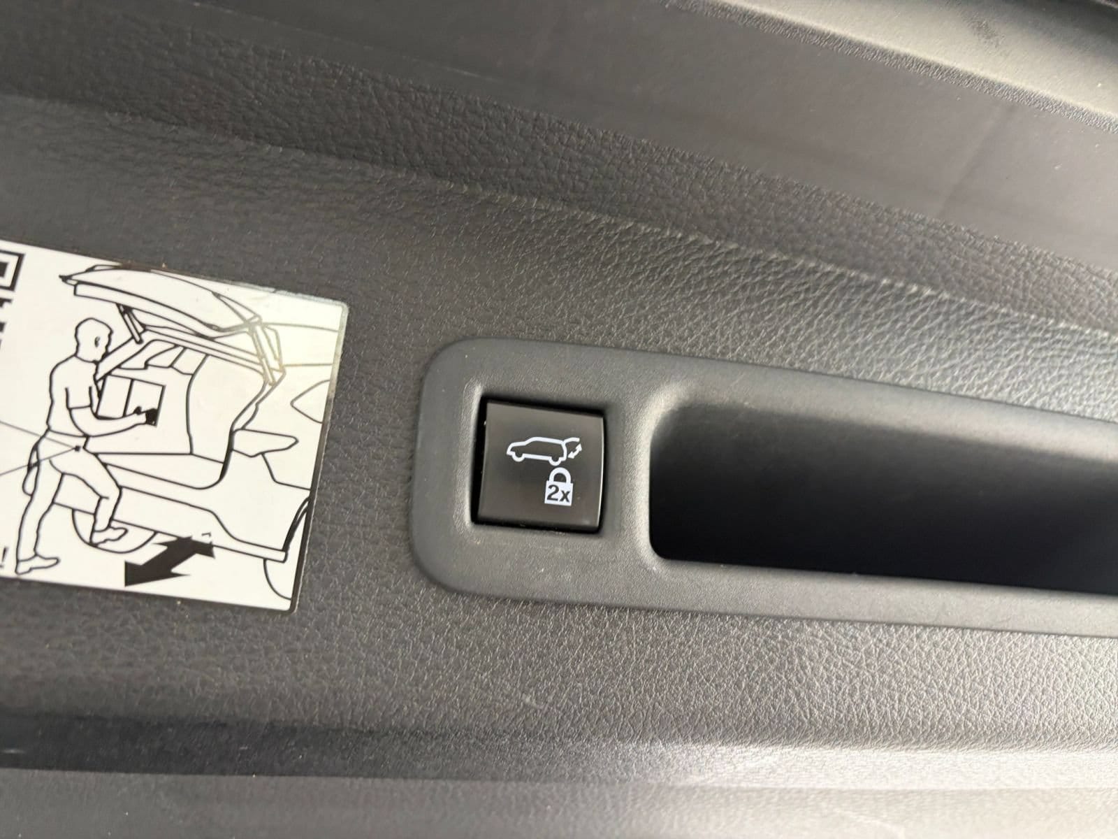 Thumbnail: 2024 Toyota Sienna - 22