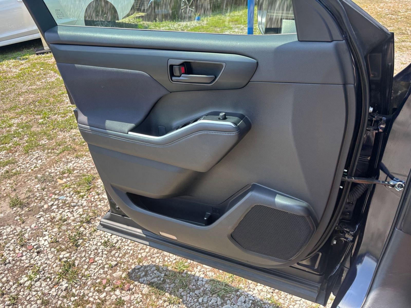 Thumbnail: 2025 Toyota Highlander - 18