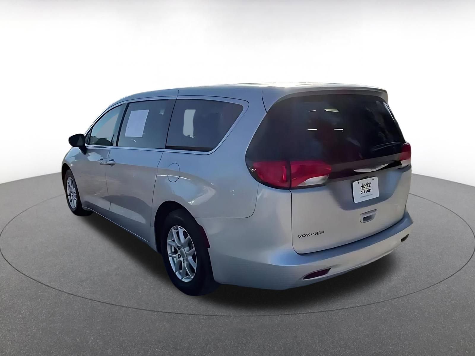 Thumbnail: 2023 Chrysler Voyager - 11