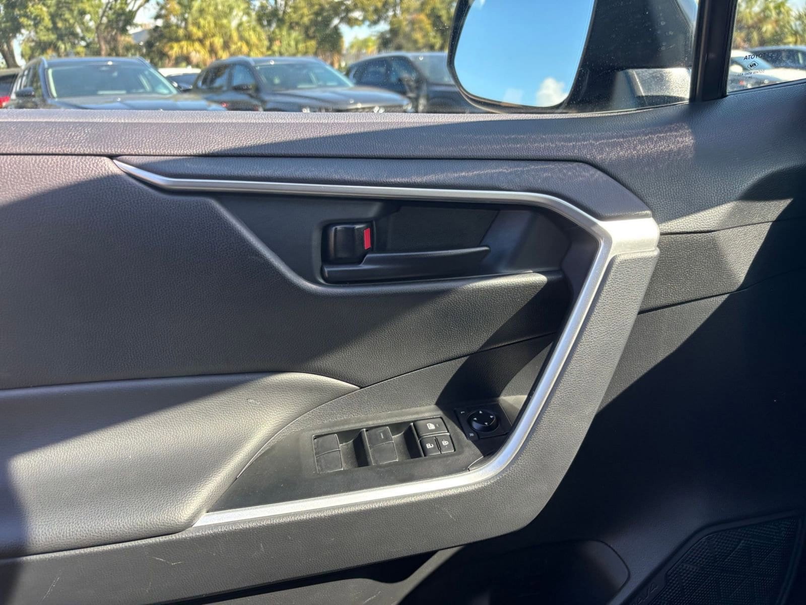 Thumbnail: 2025 Toyota RAV4 - 20