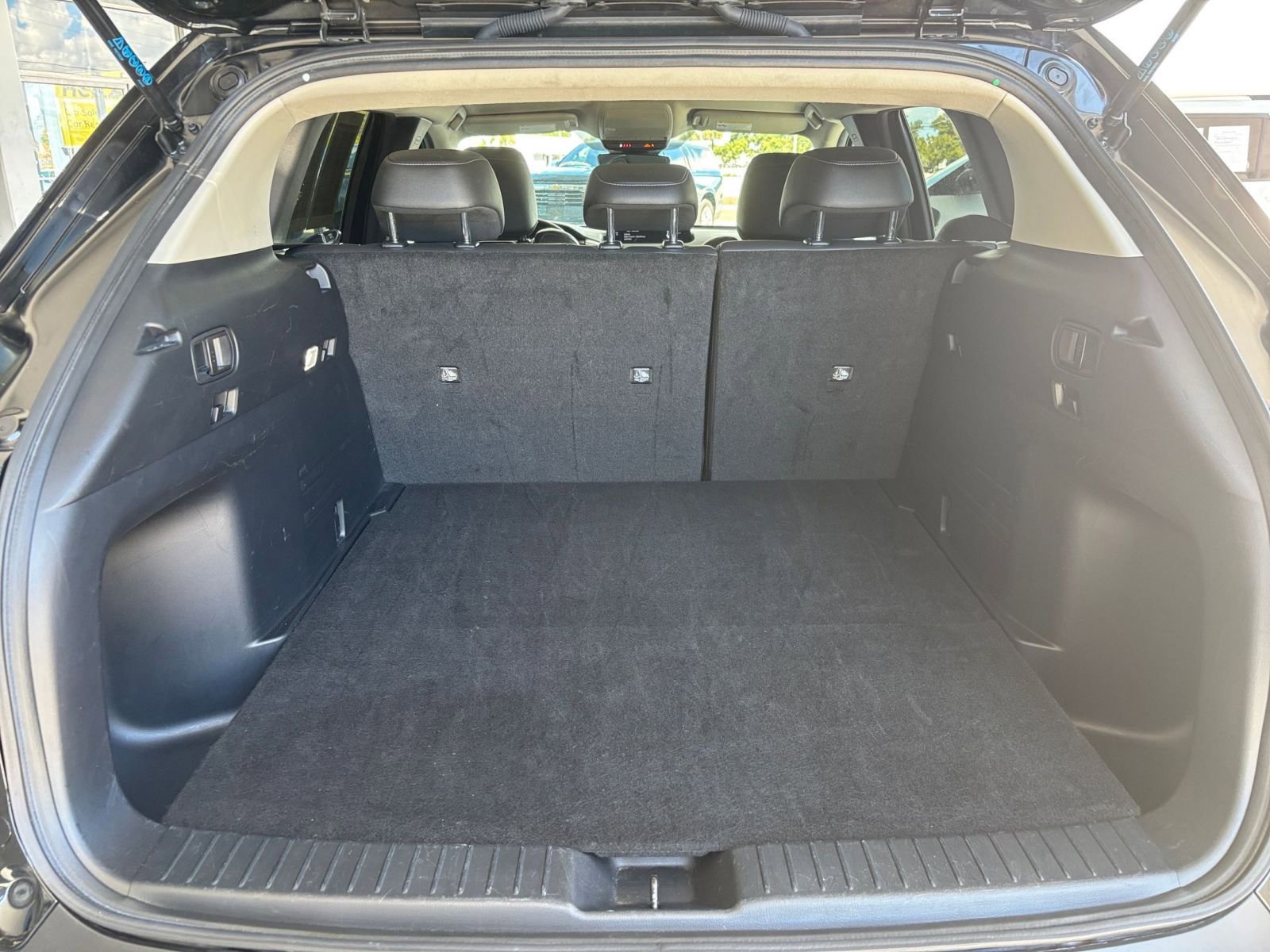 Thumbnail: 2025 Mazda CX-50 - 31