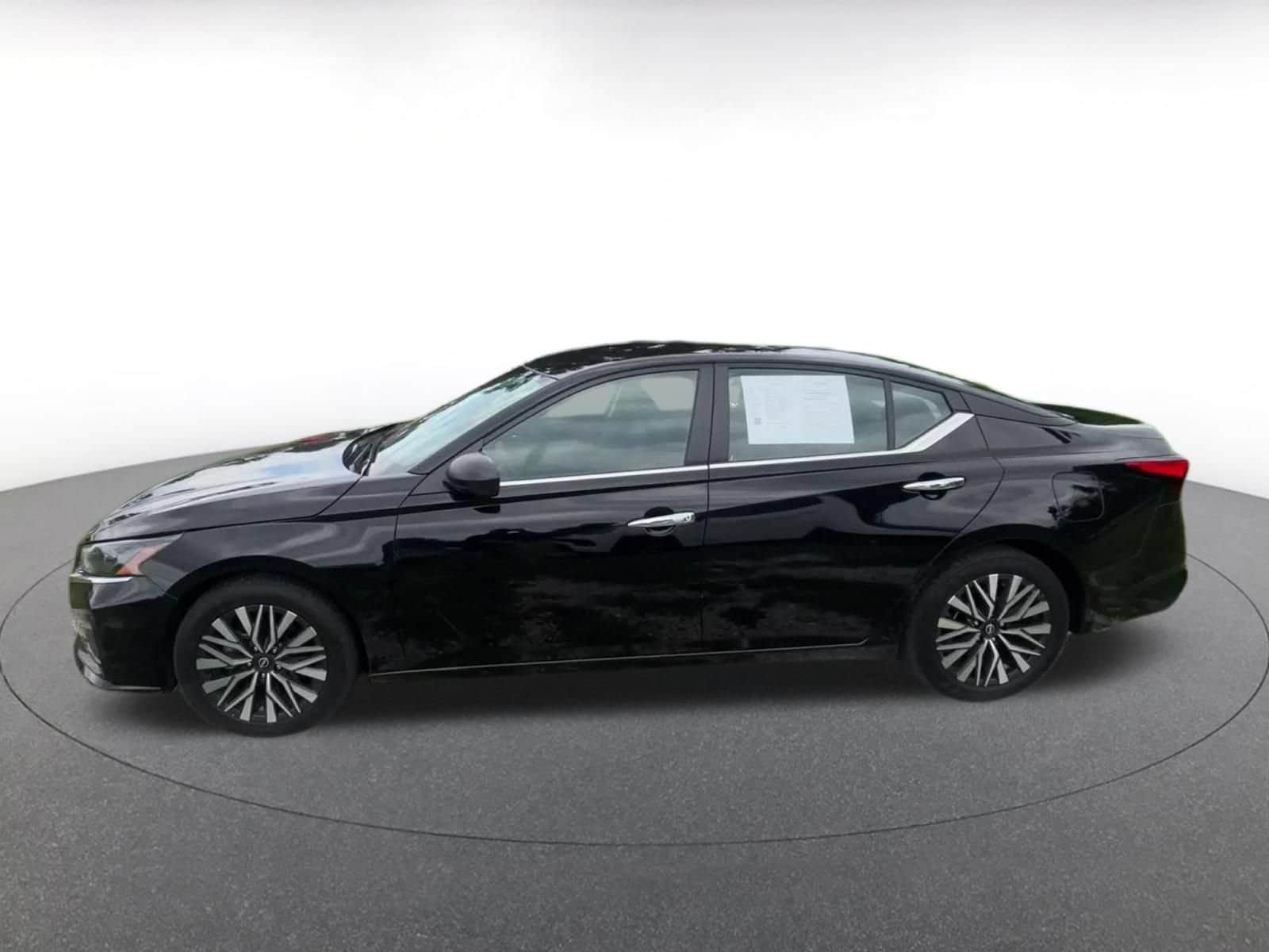 Thumbnail: 2025 Nissan Altima - 8