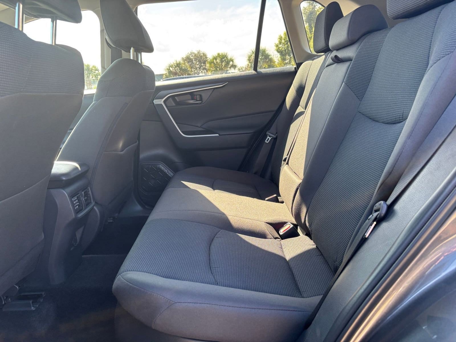 Thumbnail: 2025 Toyota RAV4 - 25