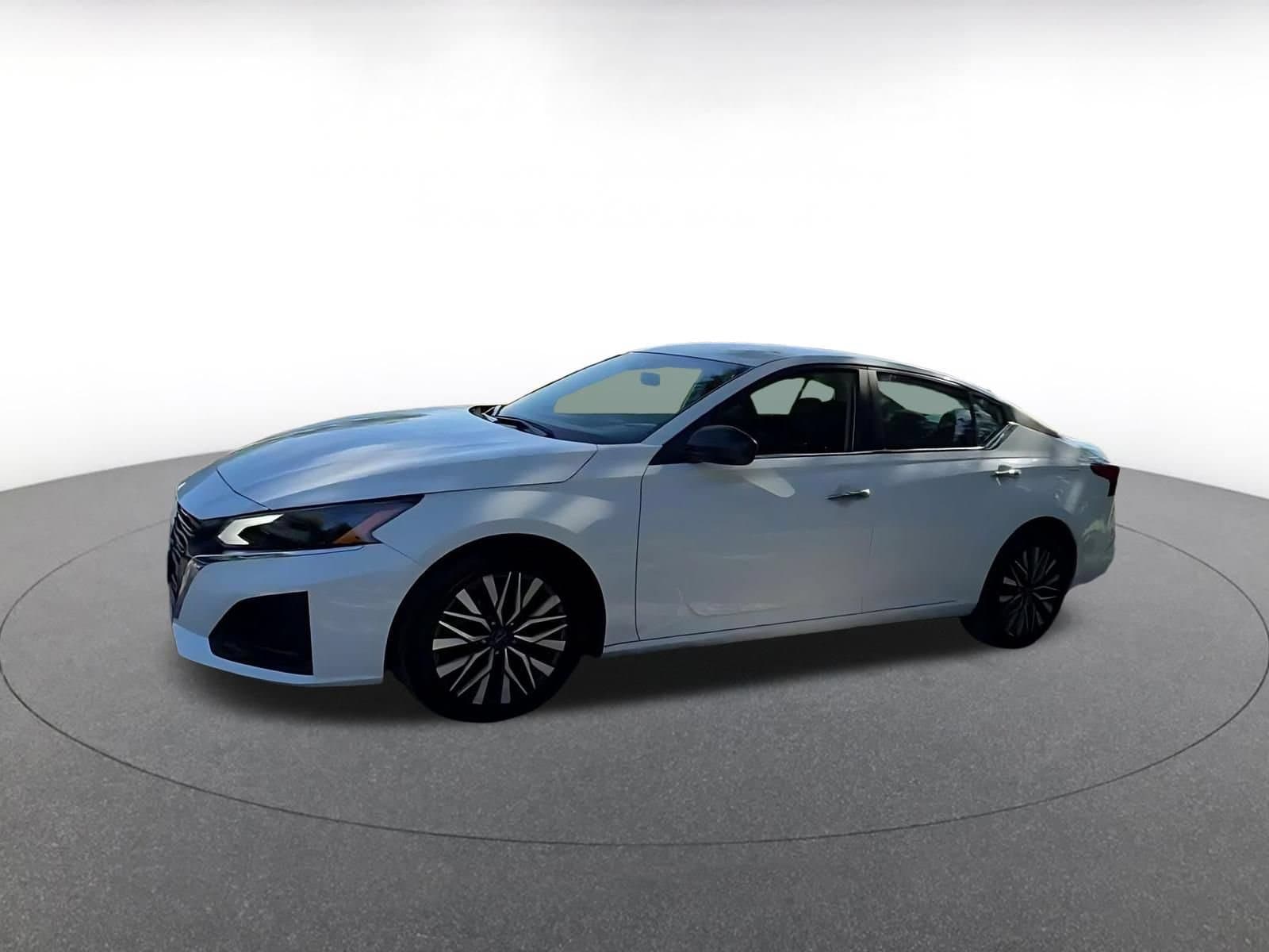 Thumbnail: 2025 Nissan Altima - 7