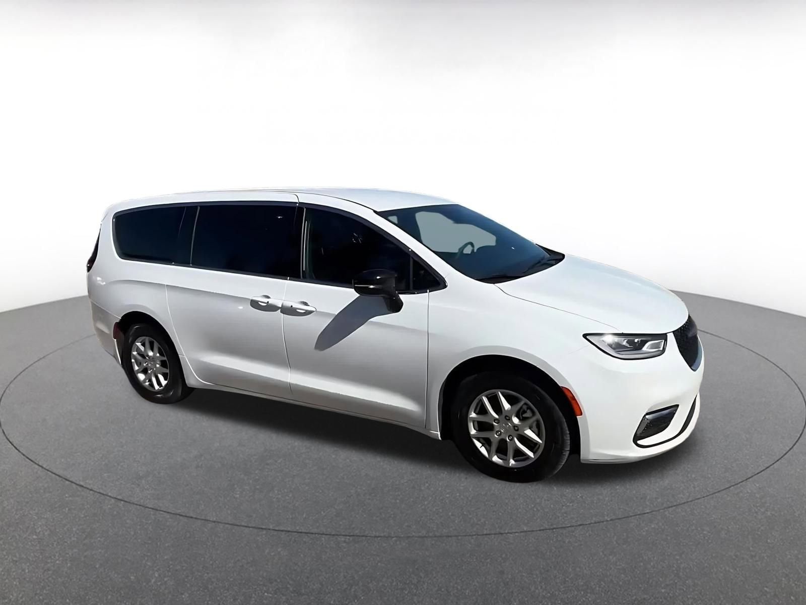 Thumbnail: 2025 Chrysler Pacifica - 2