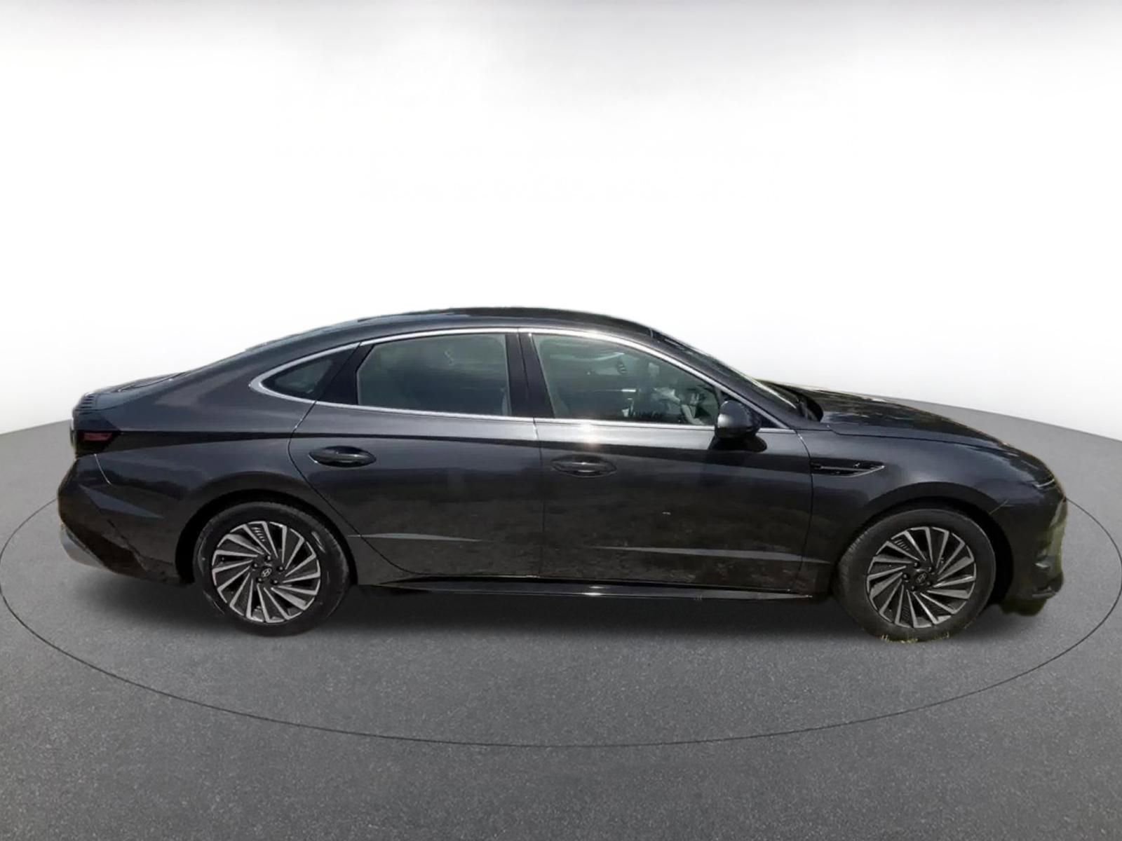 Thumbnail: 2025 Hyundai Sonata - 16