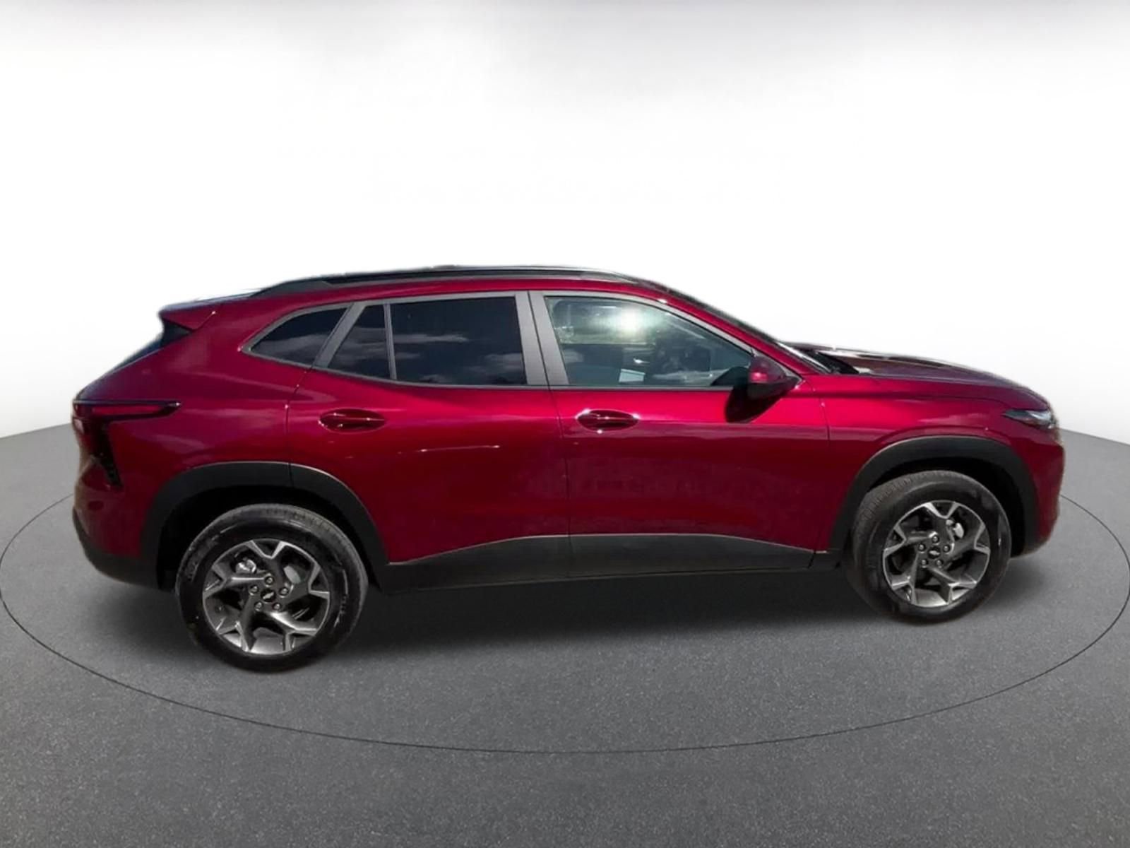 Thumbnail: 2025 Chevrolet Trax - 16