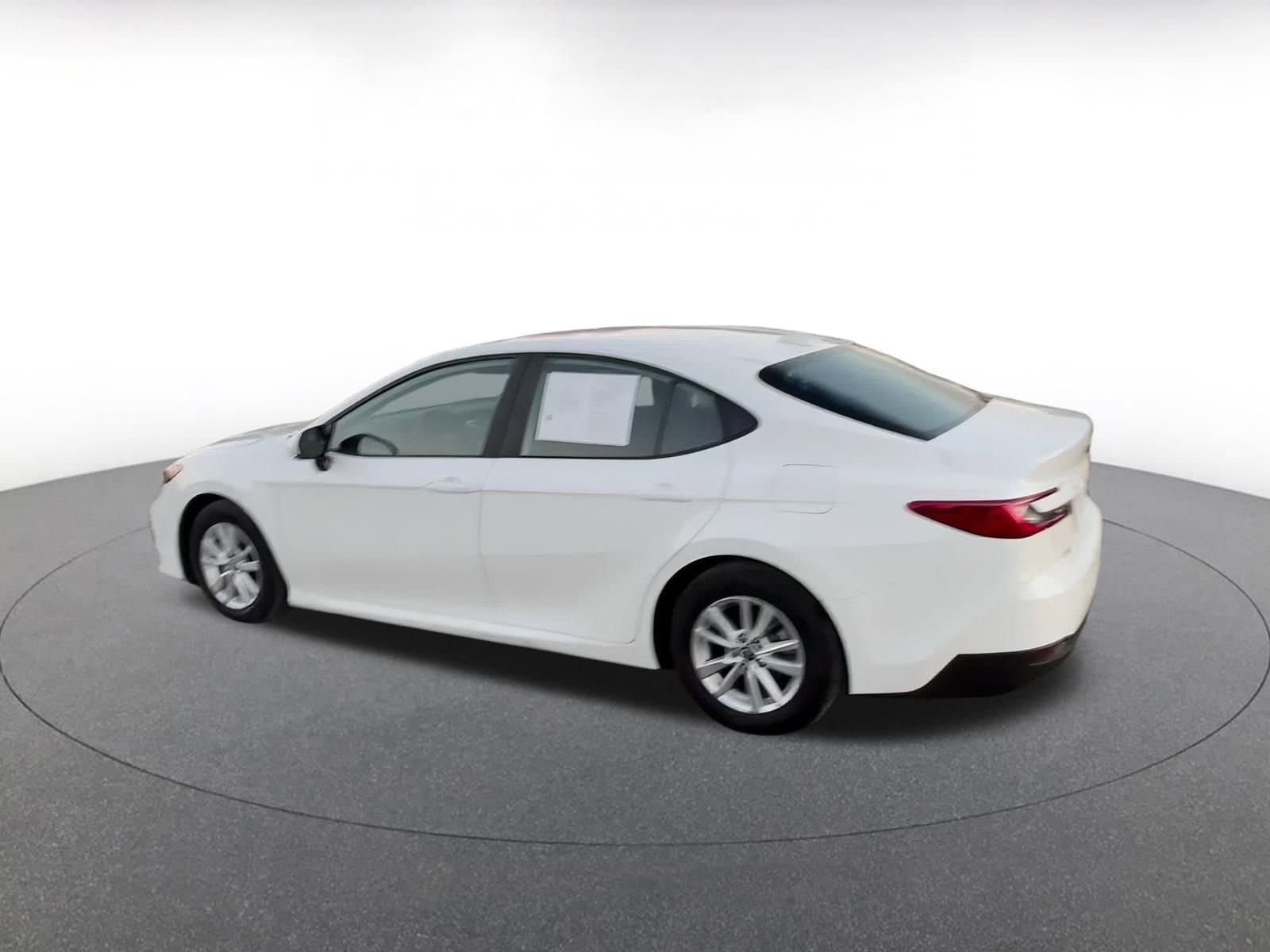 Thumbnail: 2025 Toyota Camry - 10