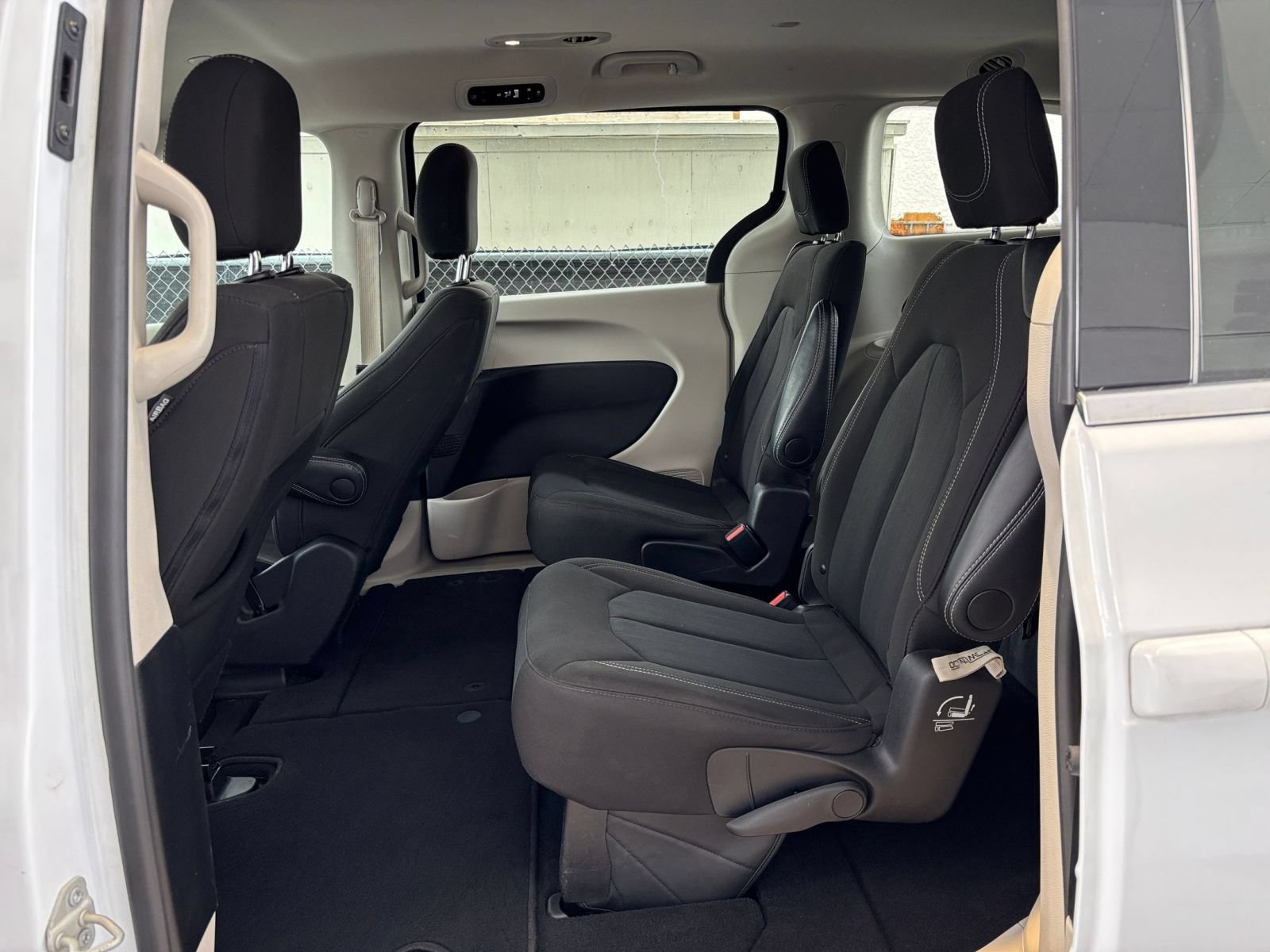 Thumbnail: 2024 Chrysler Voyager - 25
