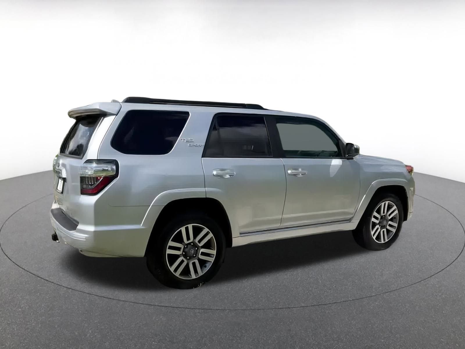 Thumbnail: 2024 Toyota 4Runner - 12
