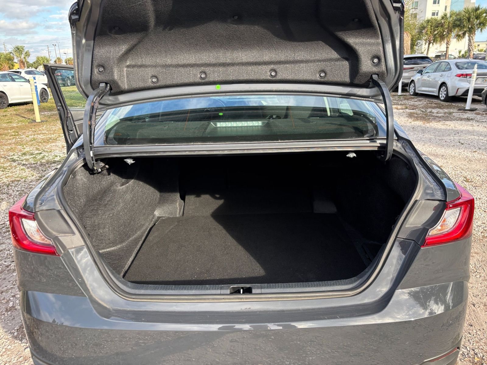 Thumbnail: 2025 Toyota Camry - 32