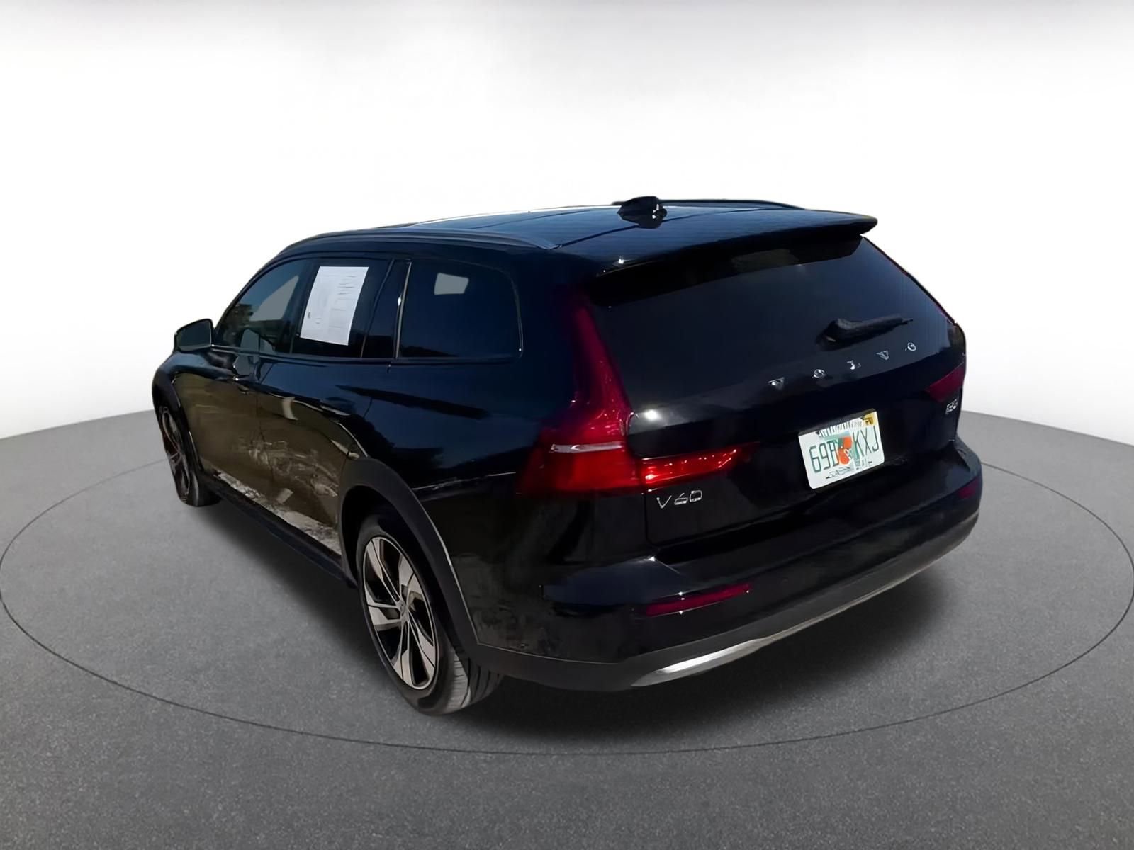 Thumbnail: 2025 Volvo S60 - 11