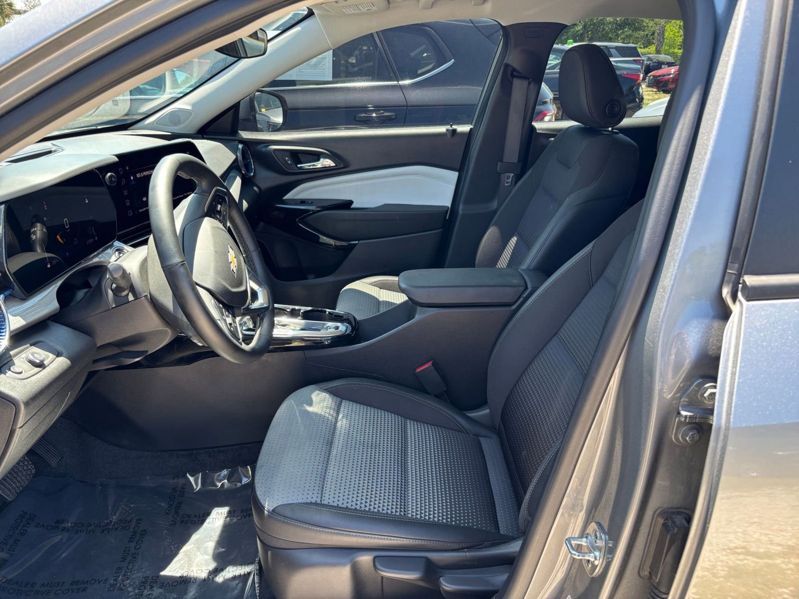 Thumbnail: 2025 Chevrolet Trax - 29