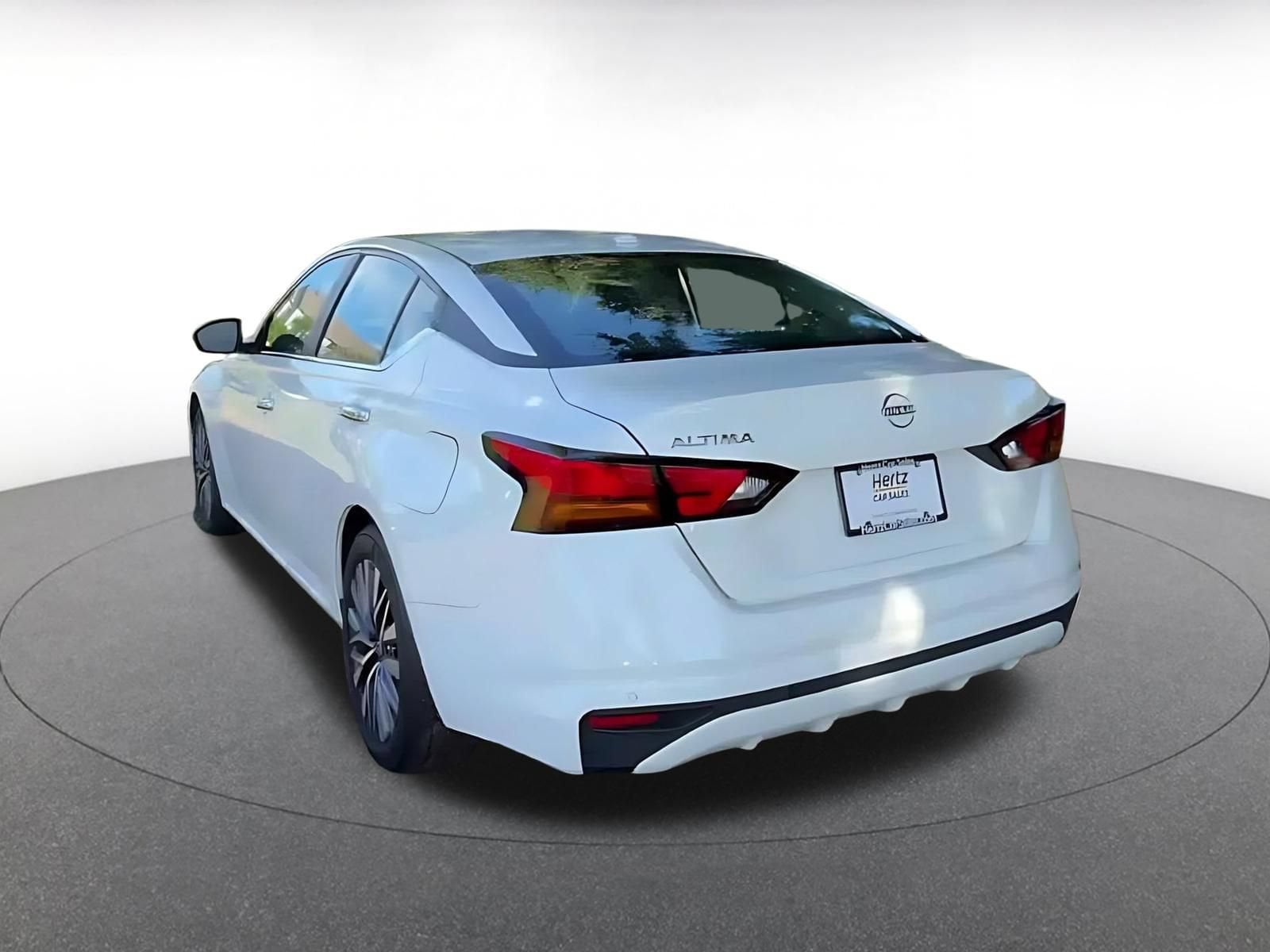 Thumbnail: 2025 Nissan Altima - 10