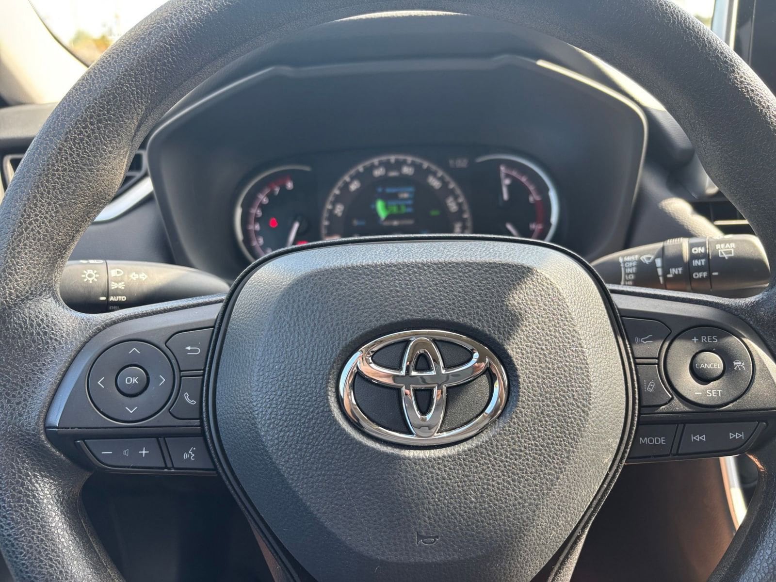 Thumbnail: 2025 Toyota RAV4 - 29