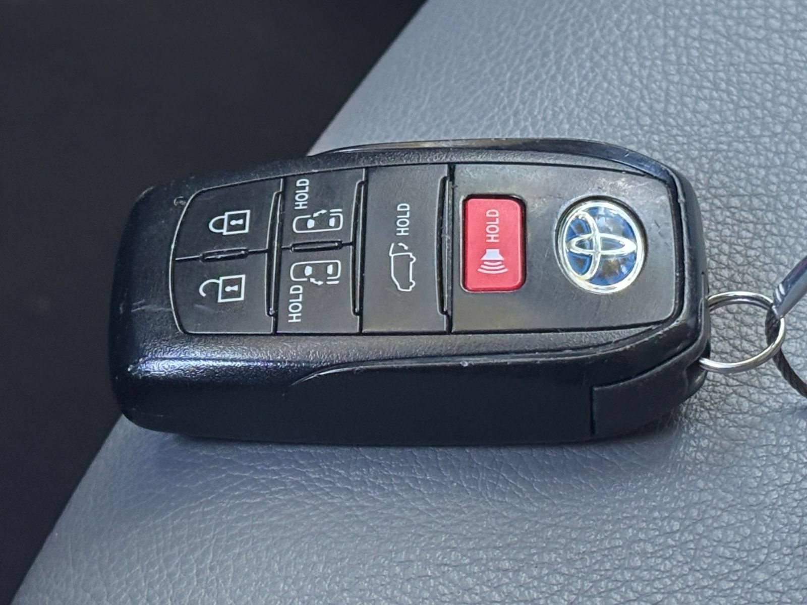 Thumbnail: 2025 Toyota Sienna - 18